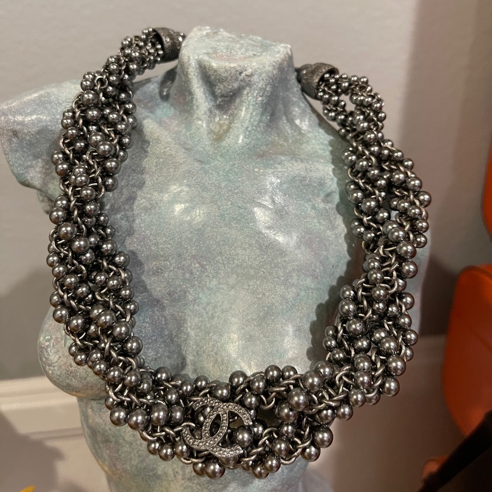 CHANEL GRAY PEARLS CHOCKER NECKLACE